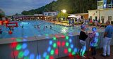 Poolparty im Freibad: Musik und Spaß im und am Wasser