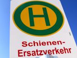 Gleiserneuerungen und Brückenarbeiten erfordern über Wochen einen Schienenersatzverkehr mit Bussen