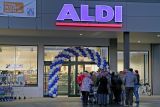 ALDI-Eröffnung: Kunden standen Schlange bis zum EDEKA