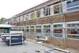 Melanchthon-Grundschule: Fenster fast fertig und Farbe für Fassade festgelegt