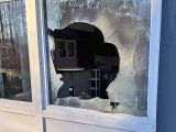 Fenster an Sekundarschule mutmaßlich durch Böller beschädigt